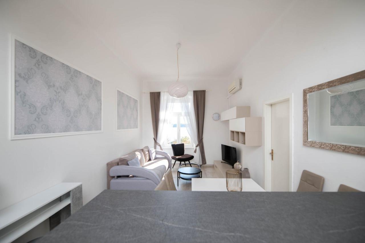 Apartment Val With Sea View Шибеник Экстерьер фото